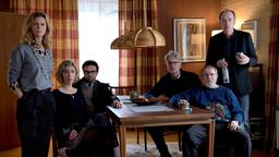Nach dem Tod des Vaters bzw. Schwiegervaters sind Linda (Leslie Malton), Franziska (Brigitte Zeh), Uli (Michael Rotschopf), Jakob (Dominic Raacke), Joschi (Joachim Król) und Fred (Herbert Knaup) in dessen Haus eingetroffen, weil sie hoffen, die Testamentsfrage zu ihren Gunsten zu lösen.