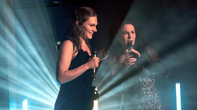 Bild: HR/Bettina Müller Nicole Lehnert (Lilith Häßle, li.) und Inès (Amanda da Gloria).