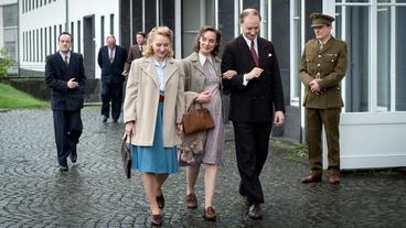 Bild: WDR/ ARD Degeto/Martin Rottenkolber Lore und Kurt Mertens mit Irma Lankwitz