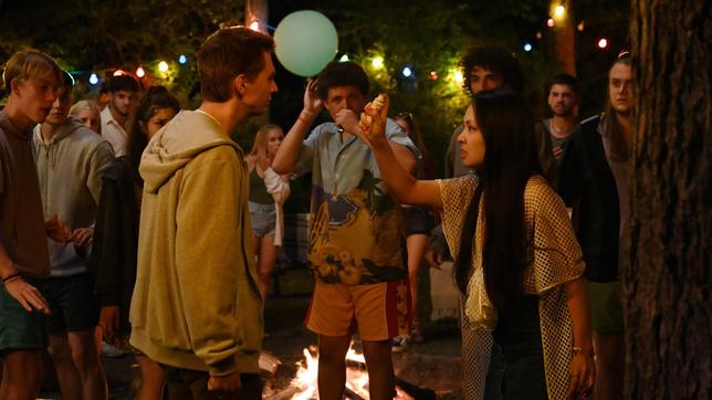 Bild: WDR/OdeonFiction/Hardy Spitz Sven (Cedric Eich) und Steffi (Andrea Guo)