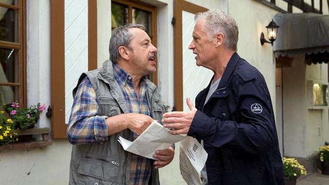 Bild: MDR/Conny Klein v.l.: Thomas Stille (Wolfgang Stumph) und Konrad Huberty (Robert Azorn)