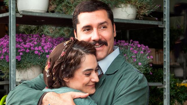 Bild: WDR Uygar Tamer ist Adile Şimşek und Orhan Kılıç ist Enver Şimşek