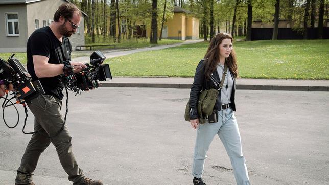 Kameramann Frank Lamm mit Anna Maria Mühe bei den Dreharbeiten zu "Die Täter – Heute ist nicht alle Tage"