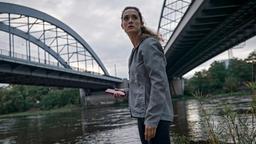Wo versteckt sich der ausgebrochene Serienmörder? Sunny (Friederike Becht) folgt ihrem Instinkt.