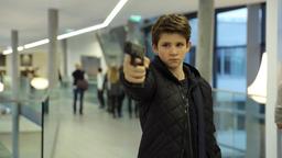 Felix (Enzo Gaier), ein Teenager, war immer etwas schüchtern. Bis er eines Tages an seiner Schule Amok läuft und ein Blutbad anrichtet.
