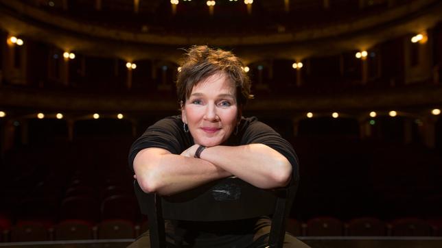 Bild: dpa/Axel Heimken Karin Beier ist die Intendantin des Deutschen Schauspielhauses Hamburg