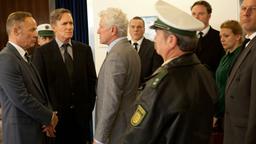 Von links: Dr. Hans Langemann (Heiner Lauterbach), Meier (August Zirner) und Kurt Rebmann (Miroslav Nemec)