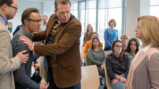 Bild: NDR/Christine Schroeder Volker Lehmann (Hannes Jaenicke) rastet aus.