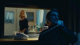 Mit keinem seiner Filme ist Wim Wenders erfolgreicher als mit "Paris, Texas"! Natürlich - ein Roadmovie: Die Suche eines Mannes nach seiner Vergangenheit.