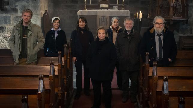 Drehstart zum "Polizeiruf 110: Hexen brennen" (v.l.n.r.): Pit Bukowski (Rolle: Reiko Edler), Ute Wieland (Regie), Claudia Michelsen (Rolle: Doreen Brasch), Gabriela Maria Schmeide (Rolle: Stefanie Edler), Eeva Fleig (Kamera), Hermann Beyer (Rolle: Georg Kopp), Michael Schweighöfer (Rolle: Hans Petersen) 