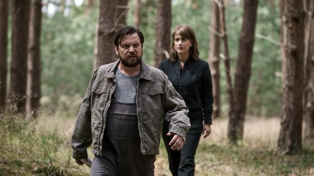 Bild: MDR/filmpool fiction/Stefan Erhard Wegner (Sascha Geršak) gibt vor, sich nicht erinnern zu können. Brasch (Claudia Michelsen) bricht die Aktion ab.