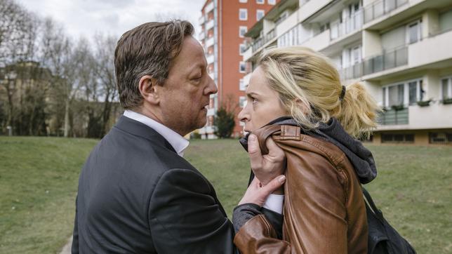 Bild: BR Hanns von Meuffels streitet mit Kathrin Schulz.
