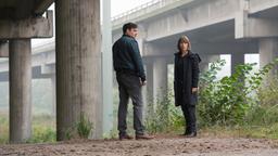 Bukow (Charly Hübner) und König (Anneke Kim Sarnau) am Tatort.