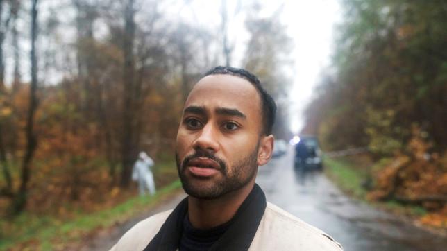 Bild: MDR/filmpool fiction/Stefan Erhard Der Polizeiruf 110 „Widerfahrnis“ war Pablo Grants letztes Filmprojekt. Zwei Monate nach Drehschluss ist er am 6. Februar 2024 im Alter von 26 Jahren an den Folgen einer Thrombose verstorben.