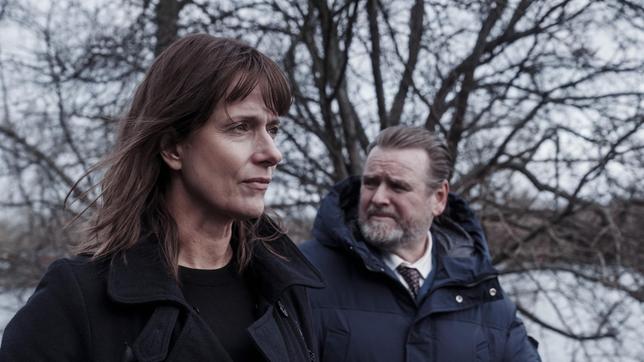 Bild: MDR/Stefan Erhard Lemp (Felix Vörtler), Brasch (Claudia Michelsen) ermitteln am Fundort des Fahrrades.