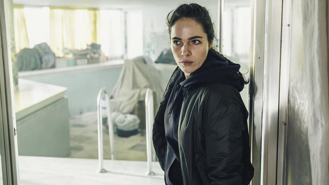 Bild: BR/Roxy Film GmbH/Hendrik Heiden Bessie (Verena Altenberger) sucht nach Polous Peiniger.