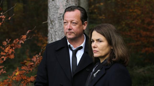 Bild: BR/Christian Schulz Hanns von Meuffels (Matthias Brandt) und Constanze Hermann (Barbara Auer)