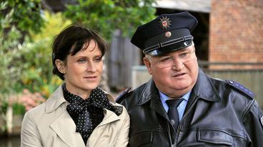 Bild: rbb/Oliver Feist Kriminalhauptkommissarin Tamara Rusch und Polizeihauptmeister Krause