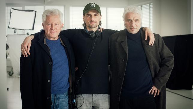Bild: BR/Hagen Keller Miroslav Nemec, Regisseuer Philip Koch und Udo Wachtveitl