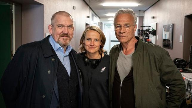 Drehstartfoto: Freddy Schenk (Dietmar Bär), Isabel Prahl (Regie), Max Ballauf (Klaus J. Behrend)