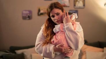 Bild: WDR/Bavaria Fiction GmbH/Thomas Kost Alles hätte so schön werden können. Ihr erstes Baby, die große Wohnung. Doch dann musste Gulay Becker (Samira Yildiz) schmerzhaft feststellen, dass auf ihren Mann Lukas kein Verlass war.
