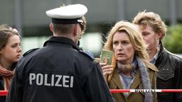 Auf dem Flughafen Hannover-Langenhagen wird ein Polizist bei einer Personenkontrolle erschossen. Charlotte Lindholm trifft am Tatort ein.