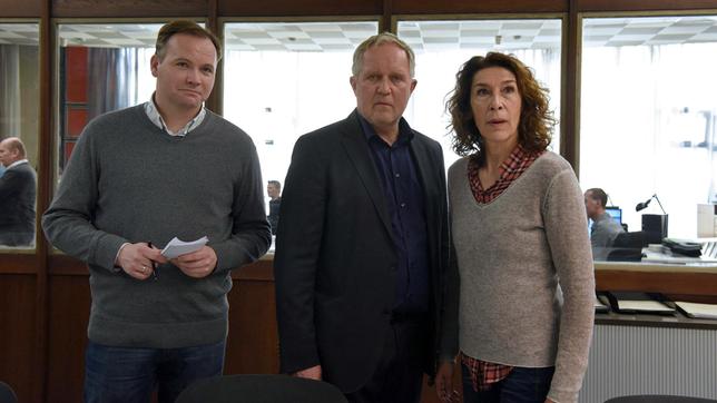 Bild: ARD Degeto/ORF Bibi Fellner (Adele Neuhauser, re.), Moritz Eisner (Harald Krassnitzer) und Kollege Manfred (Thomas Stipsits, li.) bekommen es mit einer rätselhaften Mordserie zu tun.