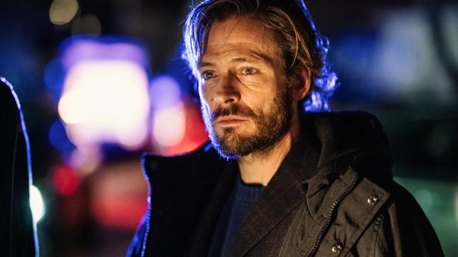 Bild: BR/Claussen+Putz Filmproduktion GmbH/Hendrik Heiden Mikes Vater (Andreas Pietschmann) will seinen Sohn sehen.