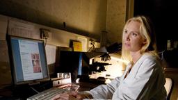 Die junge Pathologin Paula Weisz (Feo Aladag) entdeckt Ungereimtheiten in der Klinik.