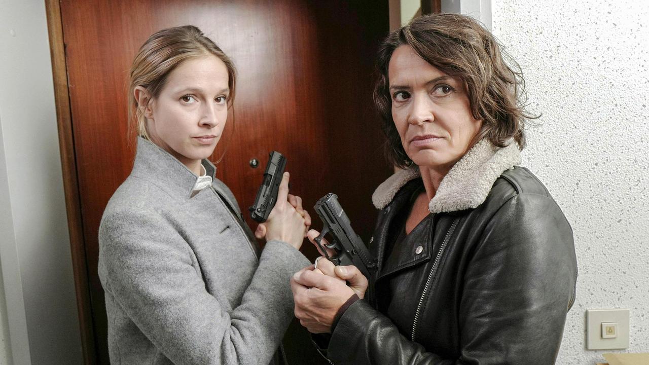 Die Ludwigshafener Tatort-Kommissarinnen Lena Odenthal (Ulrike Folkerts) und Johanna Stern (Lisa Bitter).