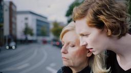 Ein abgetrennter Finger, aber gibt es eine Leiche? Hauptkommissarin Inga Lürsen (Sabine Postel) und BKA-Kollegin Linda Selb (Luise Wolfram) orten mit dem Handy des Opfers dessen letzte Aufenthaltsorte.