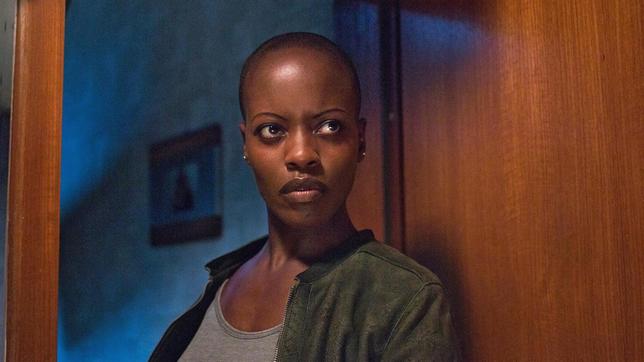 Florence Kasumba ist Anaïs Schmitz.