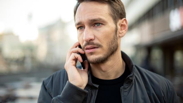 Bild: SR/Manuela Meyer Hauptkommissar Leo Hölzer (Vladimir Burlakov)
