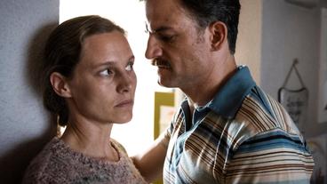 Bild: WDR/Bavaria Fiction GmbH/Martin Valentin Menke Ines (Picco von Groote) lebt jetzt mit Basso (Torben Liebrecht) zusammen: Er ist aus der Haft direkt bei ihr eingezogen.