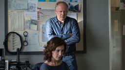 Tatort Kiel – Borowski und die Kinder von Gaarden: Sarah Brandt (Sibel Kekilli) und Klaus Borowski (Axel Milberg) forschen in der Vergangenheit.