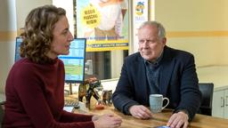 Klaus Borowski (Axel Milberg) gibt sich vor seiner Rente Tagträumen hin (mit Maren Eggers).