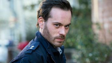 Bild: WDR/Thomas Kost Kommissar Fabers Gegenspieler: der verurteilte Serientäter Markus Graf (Florian Bartholomäi) - in Polizeiuniform.