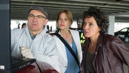 Lena Odenthal (Ulrike Folkerts),  Peter Becker (Peter Espeloer) und Johanna Stern (Lisa Bitter) 