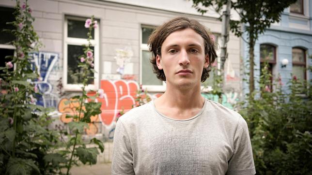 Bild: NDR Levin Liam spielt Falkes Sohn Torben.