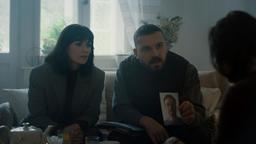  Maryam Azadi (Melika Foroutan), Hamza Kulina (Edin Hasanovic).