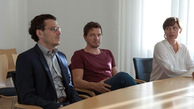 Bild: SWR/Alexander Kluge Mit Unterstützung von Sebastian Bootz (Felix Klare) beantragt Staatsanwältin Álvarez Untersuchungshaft für Jakob Gregorowicz (Manuel Rubey).