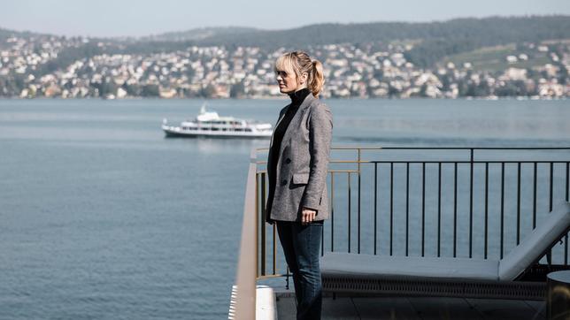 Bild: ARD Degeto/SRF/Sava Hlavacek Mord mit Luxusaussicht: Kommissarin Isabelle Grandjean (Anna Pieri)