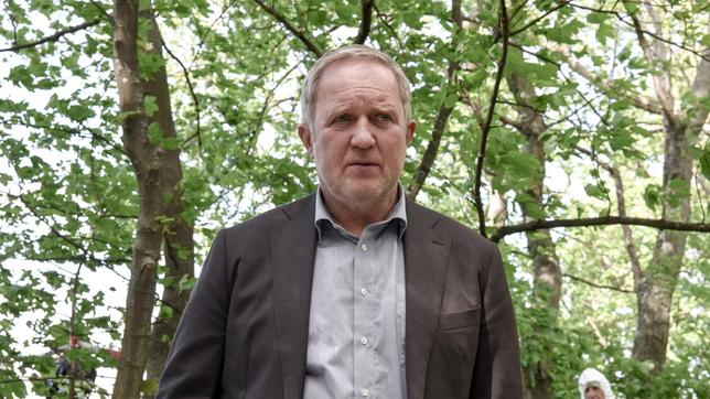 Bild: ARD Degeto/ORF/Hubert Mican Moritz Eisner (Harald Krassnitzer) am Tatort einer vorerst nicht identifizierbaren Leiche.
