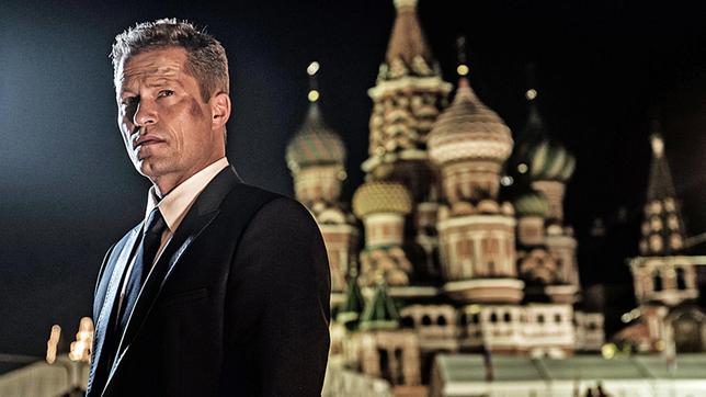 Nick Tschiller (Til Schweiger) vor dem Kreml.