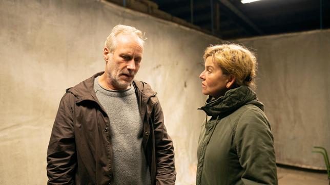 Bild: HR/U5 Filmproduktion/Daniel Dornhöfer Paul Brix (Wolfram Koch) und Anna Janneke (Margarita Broich).