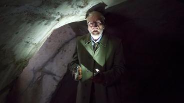 Bild: MDR Professor Eisler (Ernst Stötzner) in Bedrängnis.