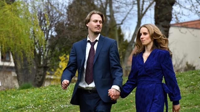 Bild: MDR/MadeFor/Hardy Spitz Simon Fischer (Christian Bayer) hat eine Vision seiner verschwundenen Frau Kathrin (Amelie Kiefer)