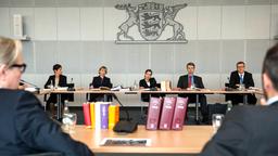 Tatort Stuttgart - Der Inder: Der parlamentarische Untersuchungsausschuss unter Leitung von Petra Keller (Katja Bürkle)