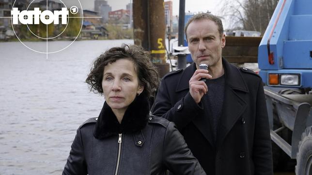 Aus der Spree wird eine Leiche geborgen. Wenig später wird Nina Rubin von einer jungen Frau verfolgt. Julie Bolschakow kannte den Toten und bittet Rubin um Hilfe. Ihr Mann Yasha ist ein führendes Mitglied der russischen Mafia. Der Schutz der Zeugin und die Ermittlungen im kriminellen Umfeld der Familie stellen Rubin und Karow in ihrem letzten gemeinsamen Fall vor ungeahnte Herausforderungen.