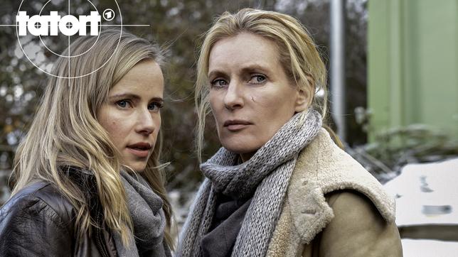 Bild: NDR/Marion von der Mehden Ermittlerteam Frauke Schäfer (Susanne Bormann, links) und Charlotte Lindholm (Maria Furtwängler)